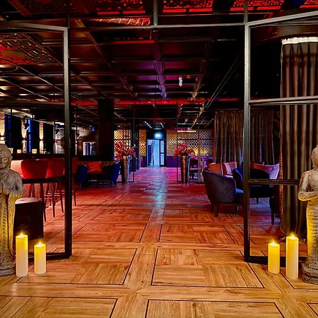 Twins Hotel 4*