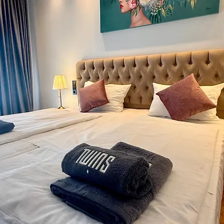 Hotel Twins