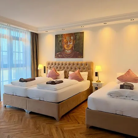 Hotel Twins